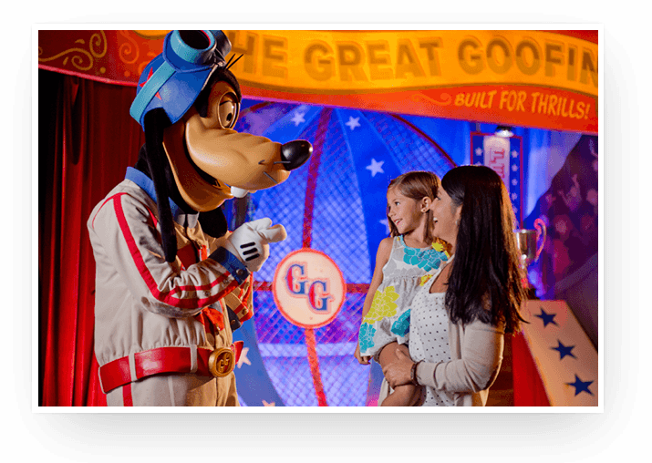 Guests meeting Goofy